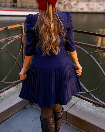 Vestido tipo blazer para mujer, con solapas de muesca, mangas abullonadas, botones laterales, bajo plisado asimétrico y corte en A; vestido profesional