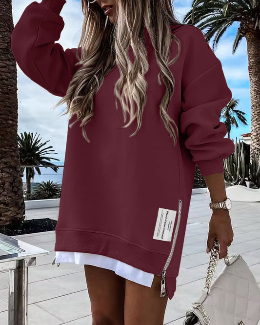 Pullover-Sweatshirt mit Buchstaben-Patch-Detail, langärmlig, überschnittener Schulter, lässiges Oberteil mit Reißverschluss und seitlichem Schlitz