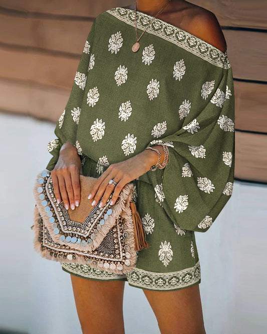 2 Pieces Outfit Boho Skew Neck Lantern Sleeve Top and Elastic Waist Shorts Set Casual Vintage Baroque Placement Print Vacation Set