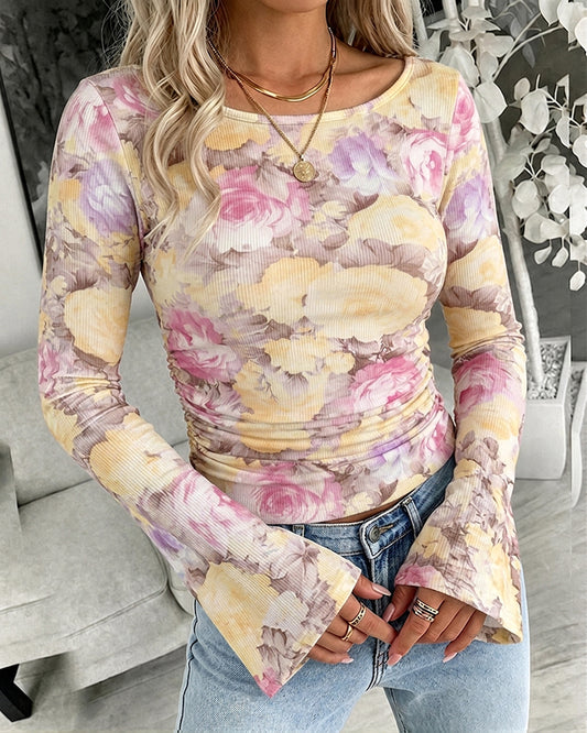 Top corto vintage para mujer con estampado floral efecto óleo, escote barco, mangas largas acampanadas y fruncido