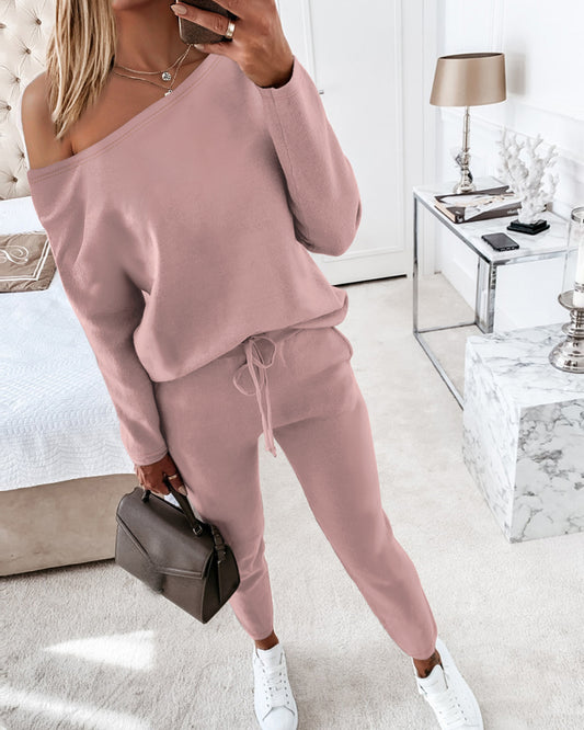 2-teiliges Set mit langärmeligem Pullover-Oberteil mit Schräghalsausschnitt und Slim-Fit-Hosen mit Kordelzug und elastischem Bund
