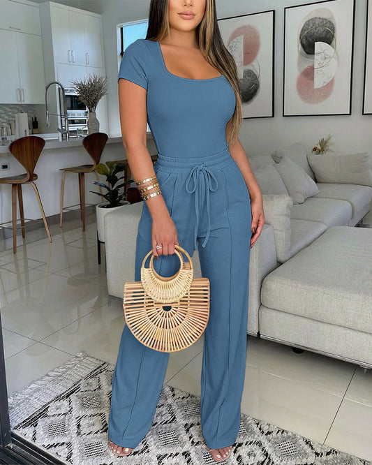 2-teiliges Outfit, U-Ausschnitt, kurze Ärmel, schmale Passform, gerippter Body und Kordelzug, elastische Taillennaht vorne, Hose, lässiges, vielseitiges Set