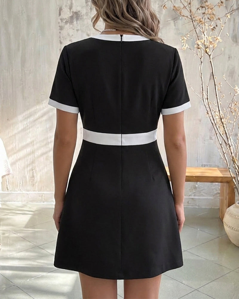 Women's Contrast Binding Notch Neck Pearl Detail Short Sleeve A-Line Mini Dress