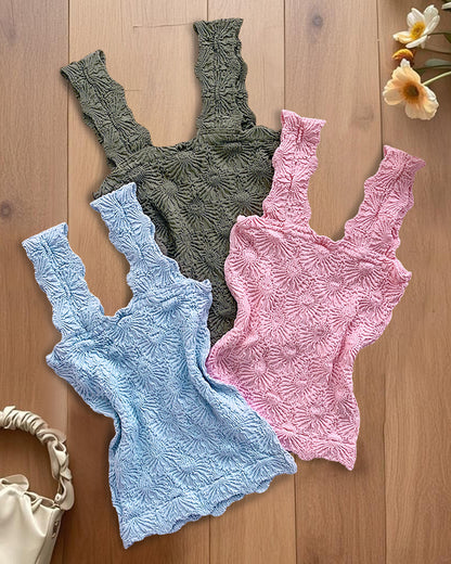 3-Pack Wide Strap Tank Tops Lettuce Trim Cami Tops with Floral Jacquard