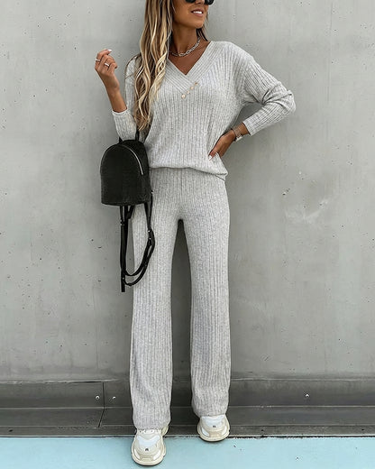 2 Pieces Outfit Button Decor V-Neck Long Sleeve Top and Elastic Waist Straight Leg Pants Set Casual Ribbed Set