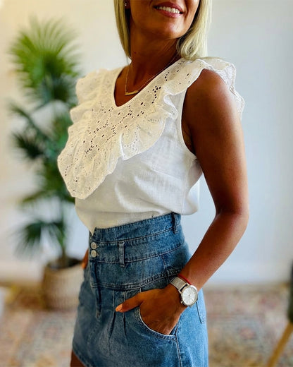 V-Neck Ruffles & Hollow-out Lace Floral Pattern Spliced Tee Casual Sleeveless Top