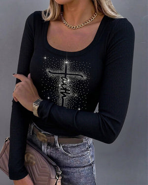 Top de cuello cuadrado y manga larga para mujer, camiseta de punto acanalado entallada con letras de pedrería «Faith», diseño brillante informal