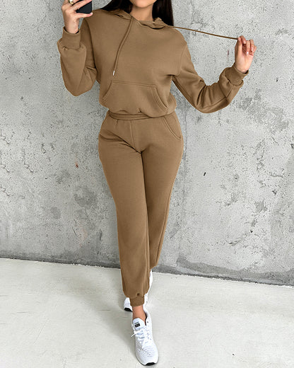 2 Pieces Outfit Kangaroo Pocket Thermal Lined Drawstring Hoodie Sweatshirt and Casual Elastic Waist Cinched Ribbed Cuffs Sporty Sweatpants Set