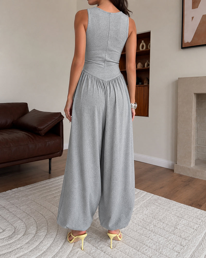 Women's U Neck Sleeveless Jumpsuit Ruched Loose Harem Jogger Overalls Casual Knit Jumpsuit with Pockets