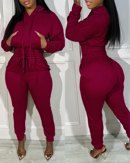 Conjunto deportivo casual de 2 piezas: sudadera corta con capucha, hombros caídos, bolsillo canguro, bajo elástico y cordón, con pantalones deportivos tipo jogger de cintura elástica y cordón