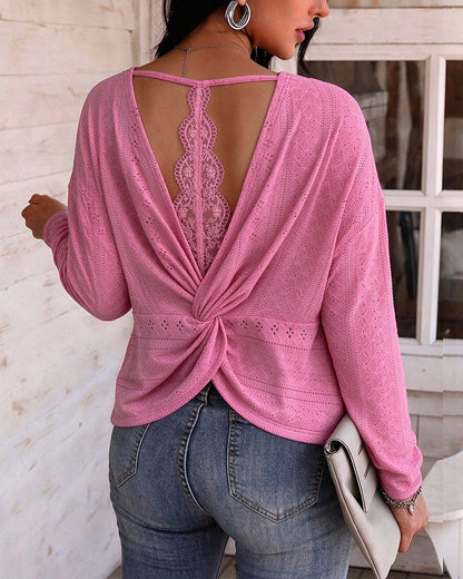 Top para mujer con cuello redondo, espalda descubierta con detalle retorcido, paneles de encaje y manga larga