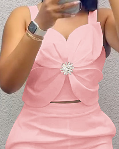 2 Pieces Outfit 3D Flower Decor Sweetheart Neck Thick Straps Shirred Back Crop Top and Casual Elastic Back Waist Shorts Set