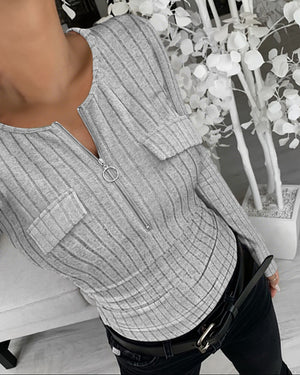 Langärmliges, geripptes T-Shirt mit halbem Reißverschluss und Pattendetail, gebürstetes Slim-Fit-Top