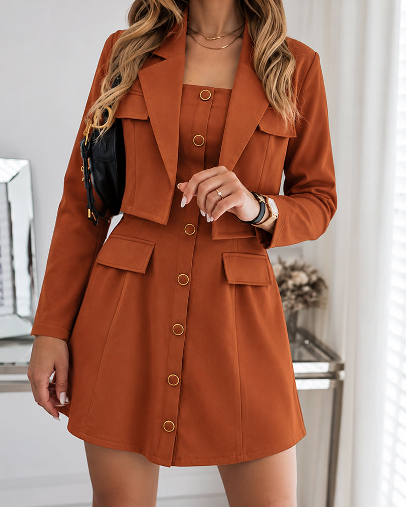 Conjunto de 2 piezas para mujer: minivestido de línea A con tirantes ajustables y botones decorativos y blazer corto