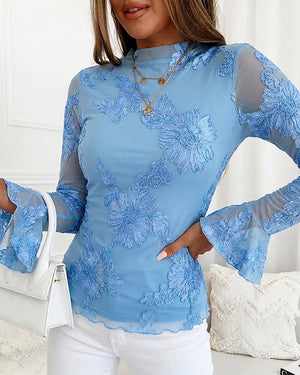 Damen-Mesh-Top im französischen Stil, florales Jacquard-Mock-Neck-Langarmbluse, elegante Flare-Manschetten, schmal geschnittenes Lagen-Top