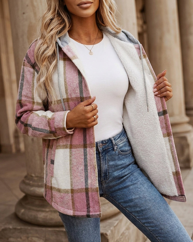 Abrigo tipo sudadera con capucha, bolsillos, cordón y forro térmico, con estampado de cuadros, mangas largas y botones delanteros; abrigo camisero casual