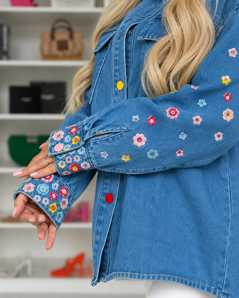 Chaqueta vaquera para mujer con bordados florales, botones frontales y diseño colorido, prenda informal lavada tipo sobrecamisa