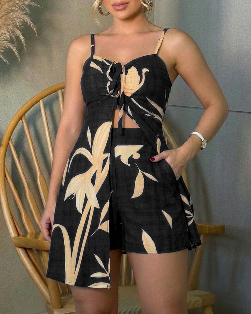 Women's 2 Piece Tropical Floral Vacation Set Sweetheart Neck Slit Cami Top and Shorts Set Casual Beach Outfits