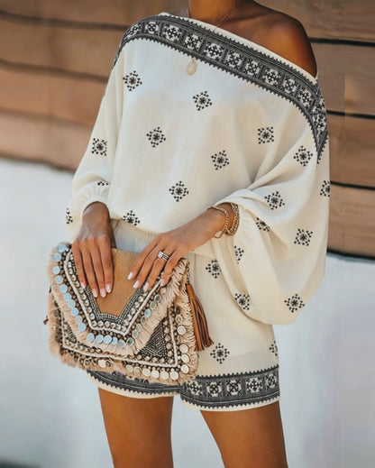 Women's Boho Vintage Print 2-Piece Set Off-Shoulder Lantern Sleeve Top and High-Waisted Shorts Casual Beach Vacation Outfit